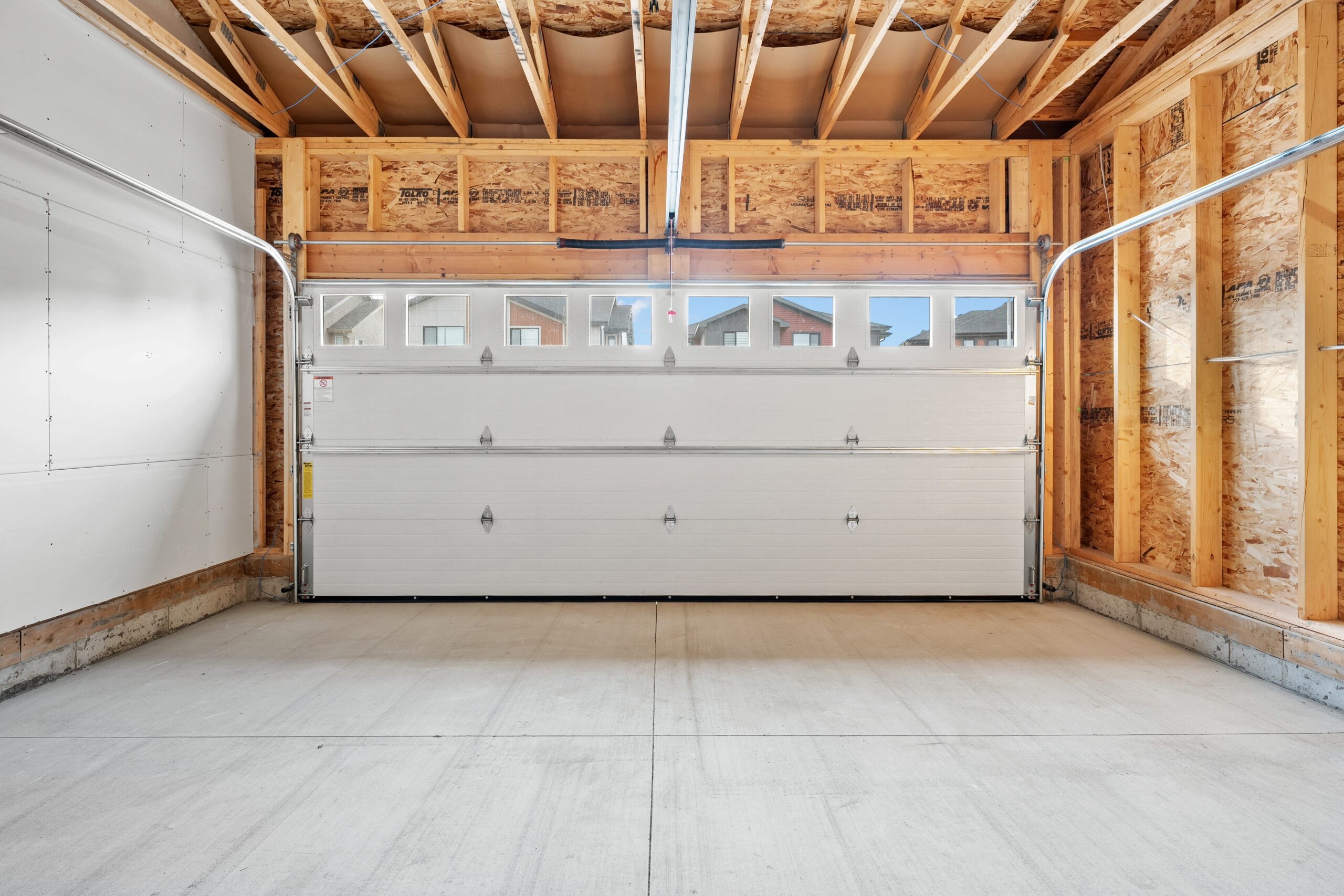 Garage vs Storage Unit: 5 Benefits of Self Storage
